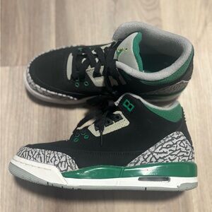 Jordan 3 Retro Pine Green Size 5Y Worn Once